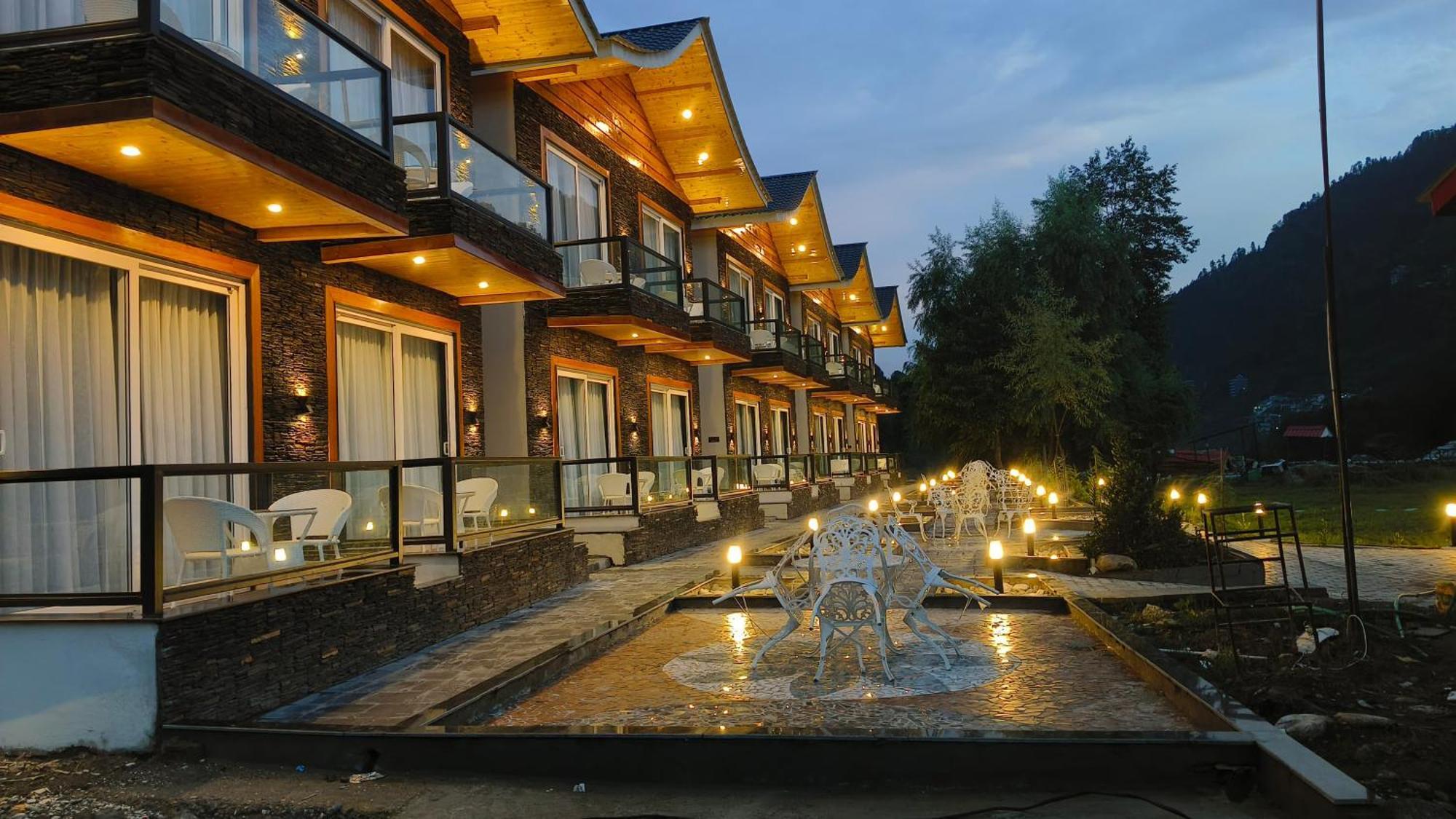 Shivalaya Retreat - A River Side Resort, Manali